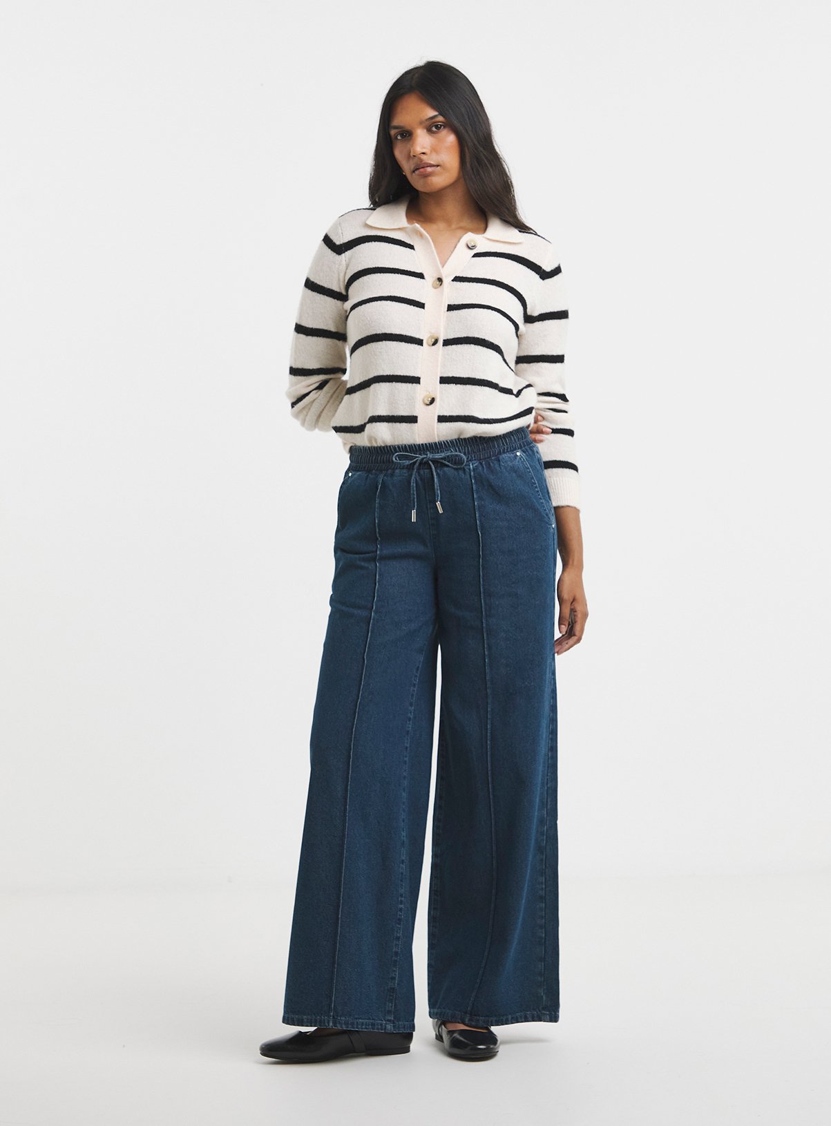 SIMPLY BE Pintuck Wide Leg Jogger Jeans 12 - Image 3 thumbnail